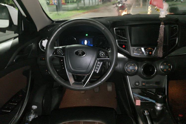 Used BYD Song 2016 GaiShi Edition 1.5TI Manual Elite Model Steering Wheel