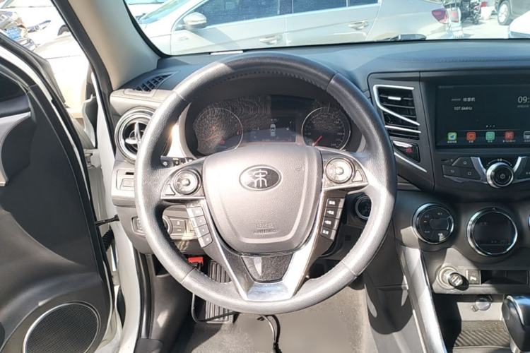 Used BYD Song 2016 GaiShi Edition 1.5TID Automatic Elite Model Steering Wheel