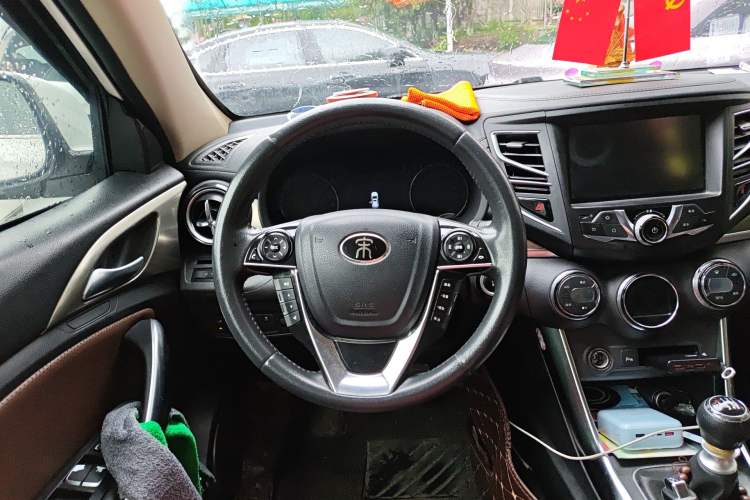 Used BYD Song 2016 GaiShi Edition 1.5TI Manual Elite Model Steering Wheel
