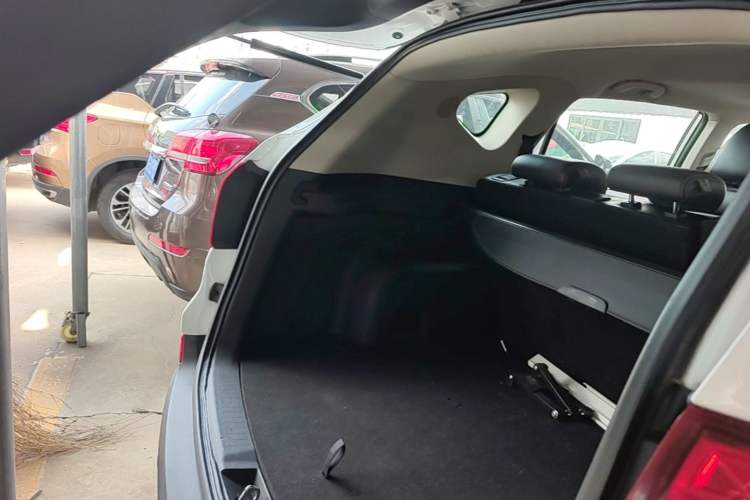 Used BYD Song 2016 GaiShi Edition 1.5TI Manual Elite Model Trunk