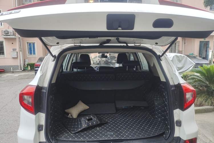 Used BYD Song 2016 GaiShi Edition 1.5TID Automatic Elite Model Trunk