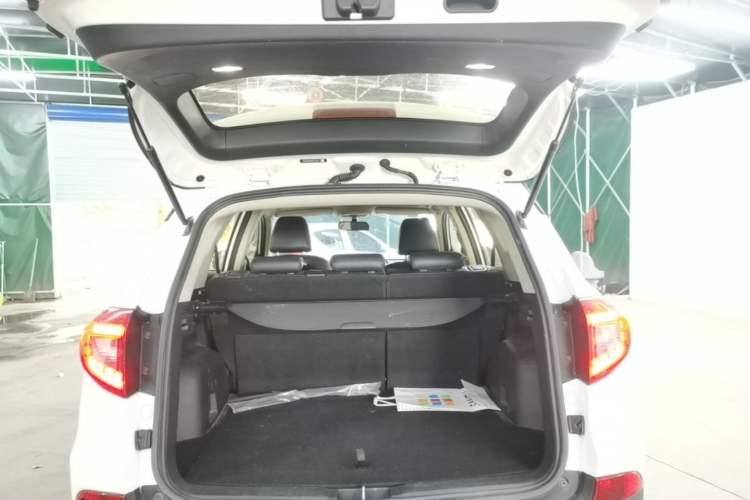 Used BYD Song 2016 GaiShi Edition 1.5TID Automatic Elite Model Trunk