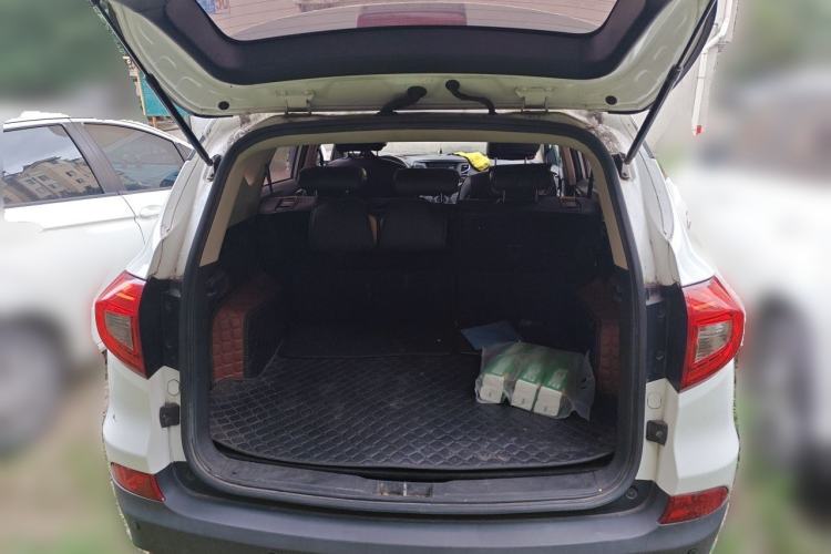 Used BYD Song 2016 GaiShi Edition 1.5TI Manual Elite Model Trunk