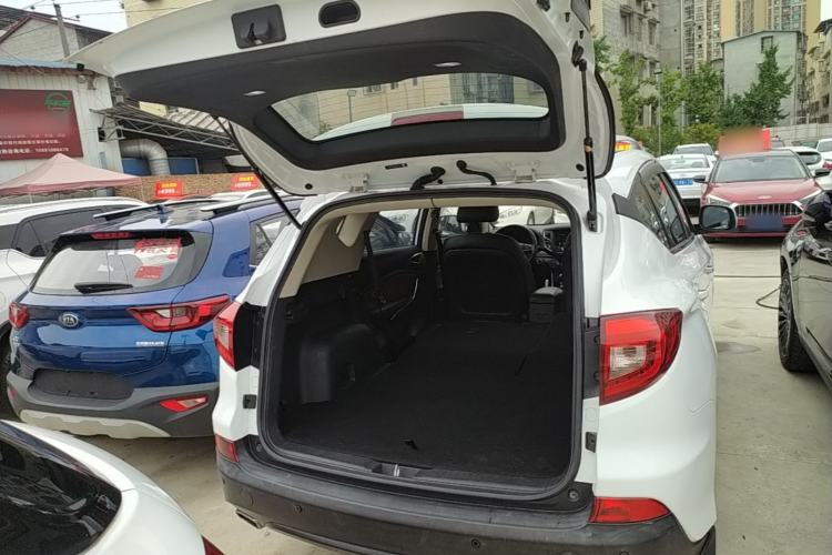 Used BYD Song 2016 GaiShi Edition 1.5TI Manual Elite Model Trunk