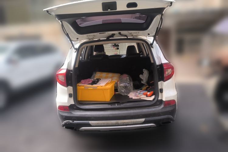 Used BYD Song 2016 GaiShi Edition 1.5TI Manual Elite Model Trunk
