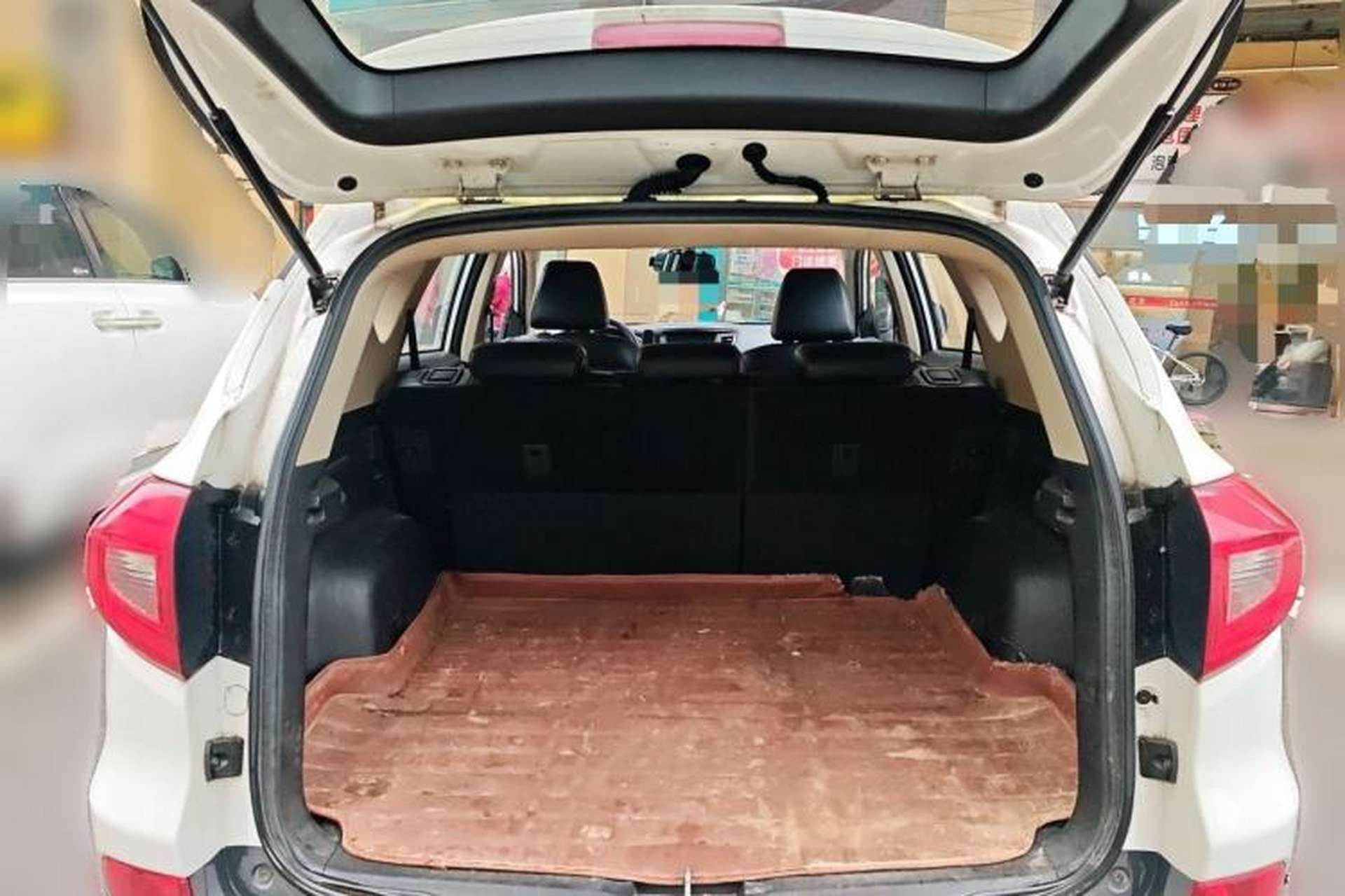 Used BYD Song 2016 2.0TID Automatic Luxury Edition Trunk