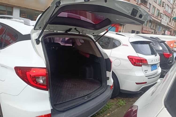 Used BYD Song 2016 GaiShi Edition 1.5TID Automatic Elite Model Trunk