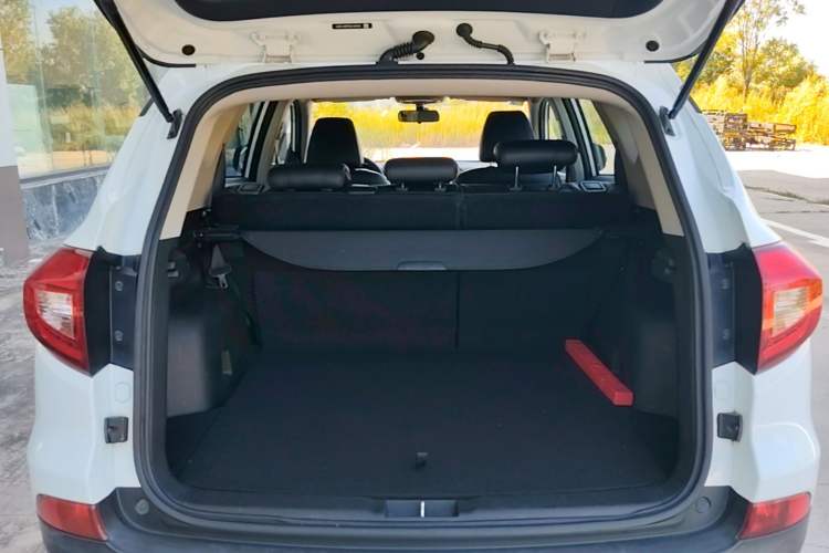 Used BYD Song 2016 GaiShi Edition 1.5TI Manual Elite Model Trunk