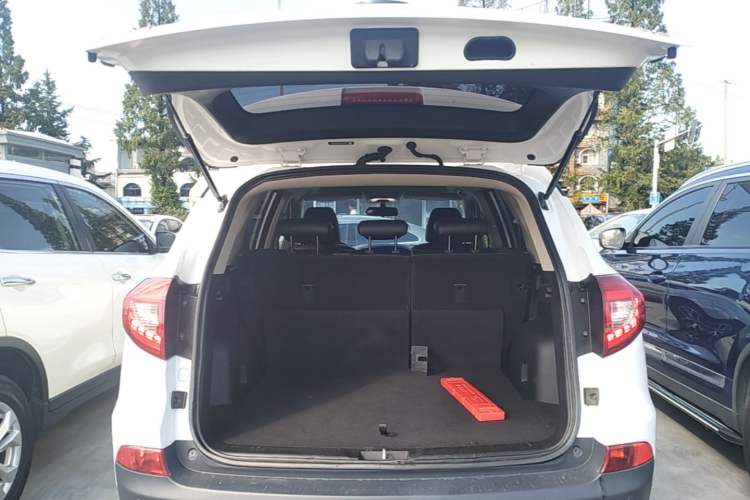 Used BYD Song 2016 GaiShi Edition 1.5TID Automatic Elite Model Trunk