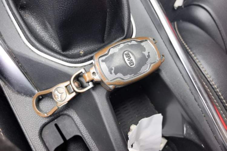Used BYD Song 2016 Gaishi Edition 1.5TI Manual Haoya Model Vehicle Key
