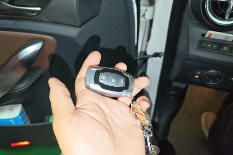 Used BYD Song 2016 Gaishi Edition 1.5TID Automatic Luxury Model Vehicle Key