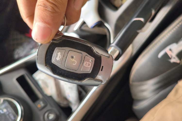 Used BYD Song 2016 Gaishi Edition 1.5TI Manual Haoya Model Vehicle Key
