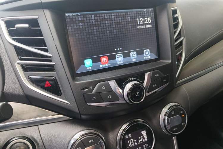 Used BYD Song 2016 GaiShi Edition 1.5TI Manual Elite Model Audio And AC Panel
