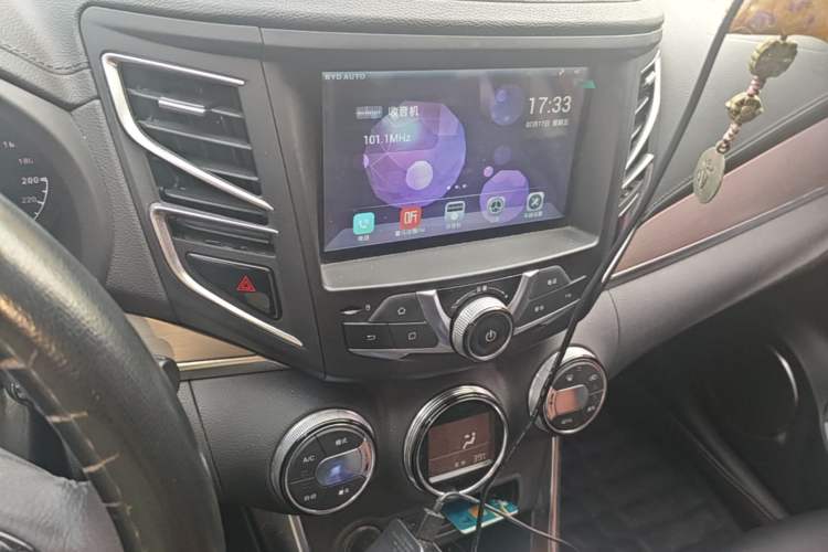 Used BYD Song 2016 GaiShi Edition 1.5TID Automatic Elite Model Audio And AC Panel