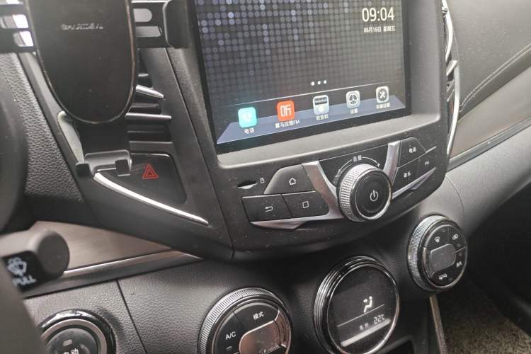 Used BYD Song 2016 GaiShi Edition 1.5TI Manual Elite Model Audio And AC Panel
