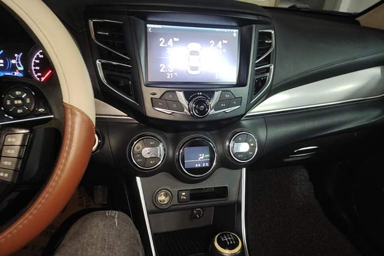 Used BYD Song 2016 1.5TI Manual Luxury Model Audio And AC Panel