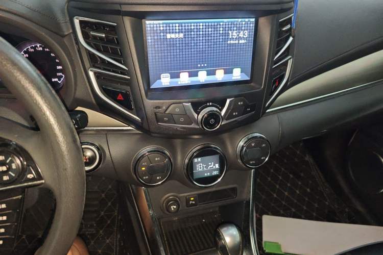 Used BYD Song 2016 GaiShi Edition 1.5TID Automatic Elite Model Audio And AC Panel