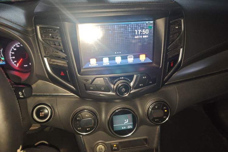 Used BYD Song 2016 GaiShi Edition 1.5TID Automatic Elite Model Audio And AC Panel
