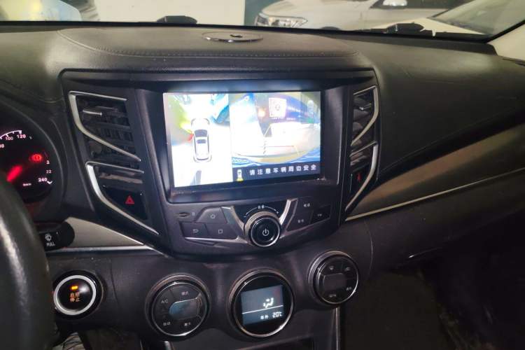 Used BYD Song 2016 GaiShi Edition 1.5TI Manual Elite Model Audio And AC Panel