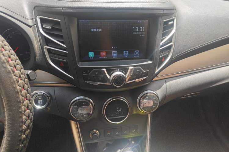 Used BYD Song 2016 2.0TID Automatic Flagship Edition Audio And AC Panel