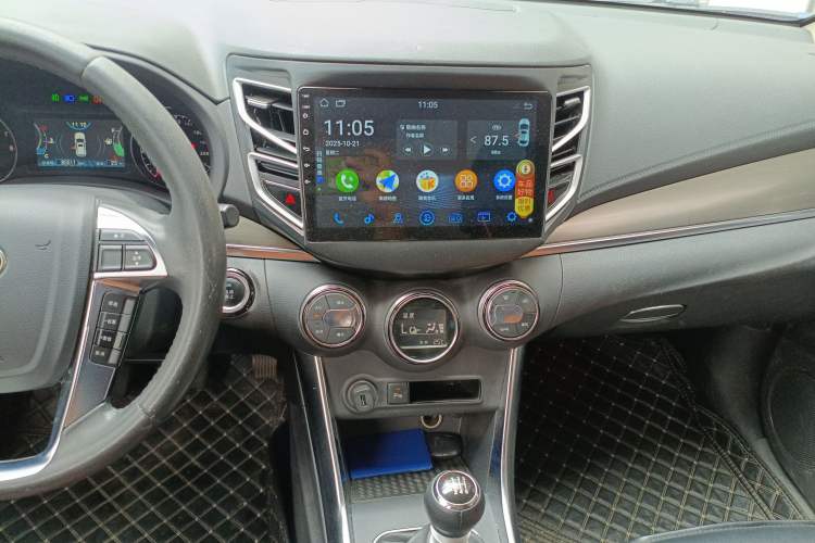 Used BYD Song 2016 Gaishi Edition 1.5TI Manual Leading Model Audio And AC Panel