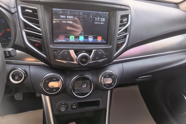 Used BYD Song 2016 GaiShi Edition 1.5TI Manual Elite Model Audio And AC Panel
