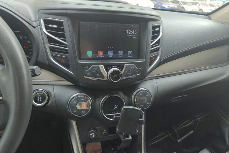Used BYD Song 2016 1.5TI Manual Luxury Model Audio And AC Panel