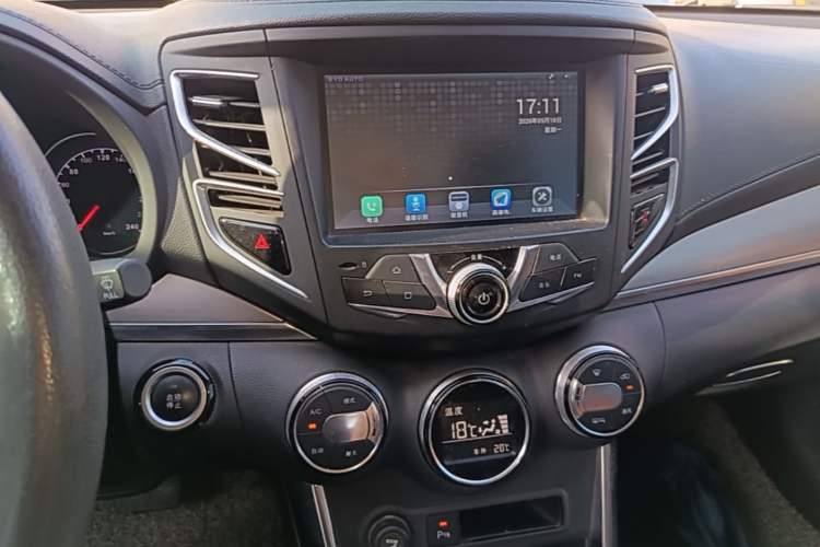 Used BYD Song 2016 2.0TID Automatic Prestige Edition Audio And AC Panel