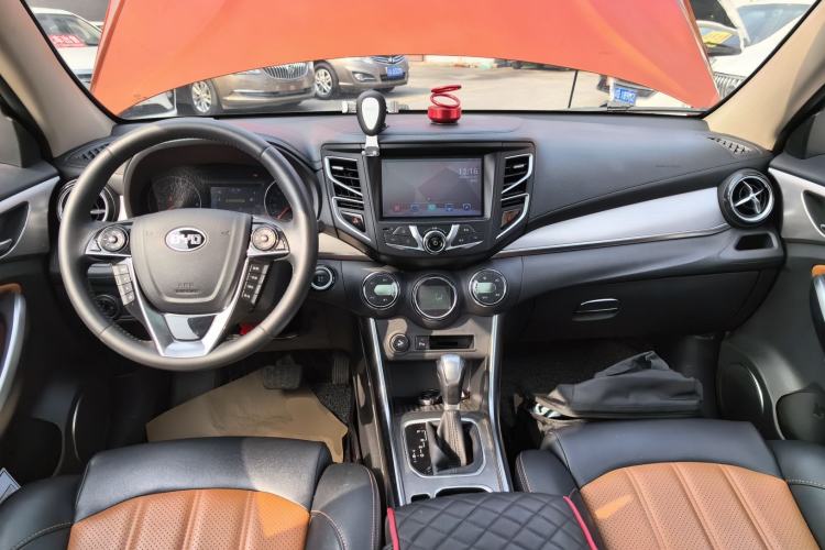 Used BYD Song 2016 2.0TID Automatic Prestige Edition Center Console