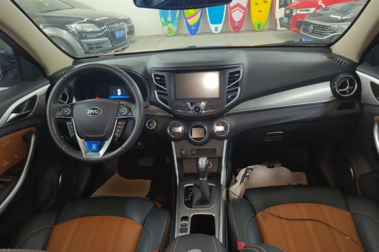 Used BYD Song 2016 2.0TID Automatic Prestige Edition Center Console