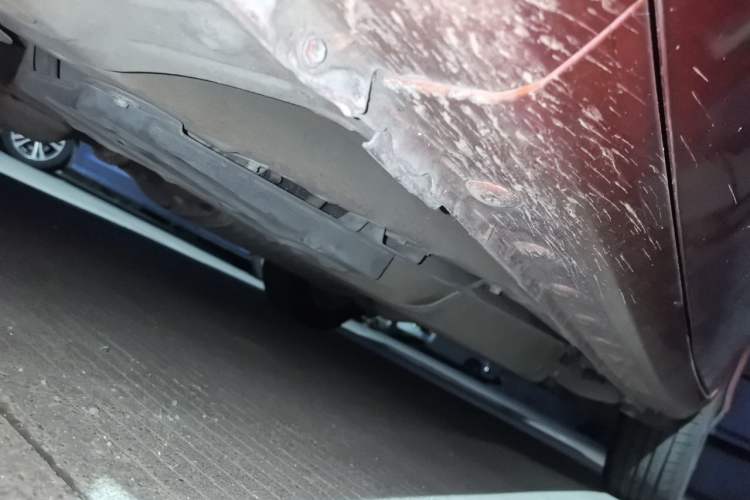 Used BYD Song 2016 2.0TID Automatic Prestige Edition Chassis Front Left