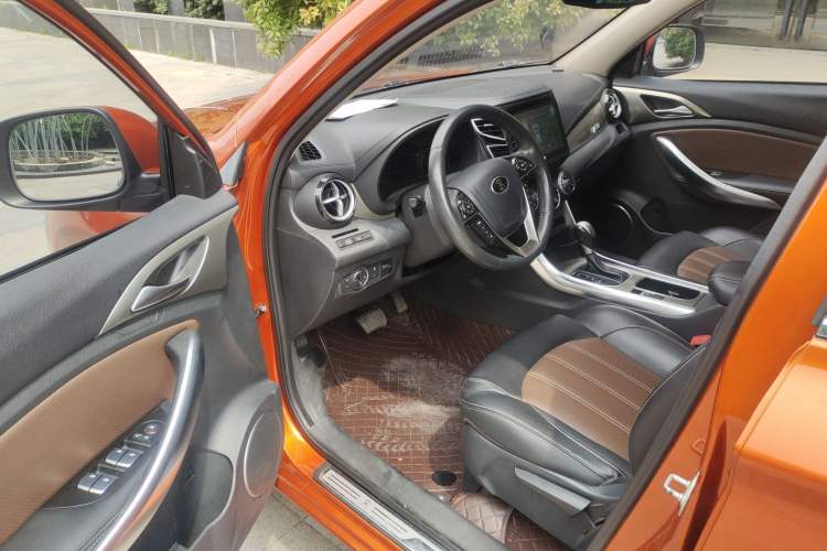 Used BYD Song 2016 Gaishi Edition 1.5TID Automatic Luxury Model Driver Seat