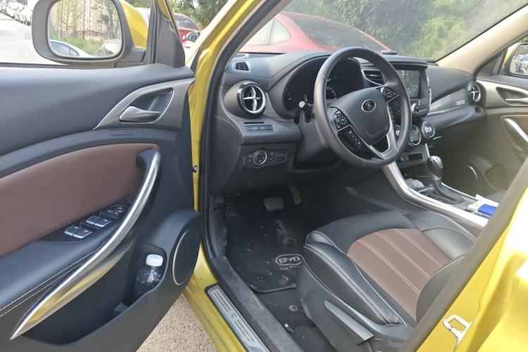 Used BYD Song 2016 Gaishi Edition 1.5TID Automatic Luxury Model Driver Seat