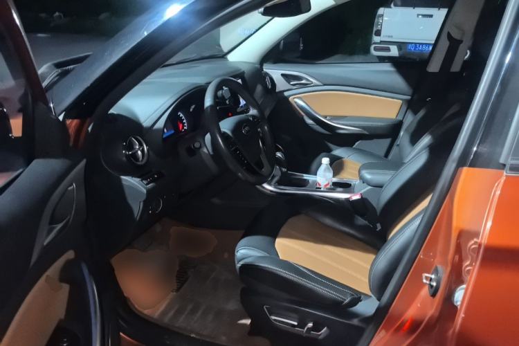 Used BYD Song 2016 2.0TID Automatic Prestige Edition Driver Seat