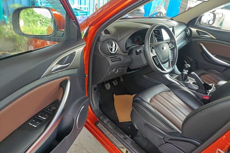 Used BYD Song 2016 GaiShi Edition 1.5TI Manual Elite Model Driver Seat