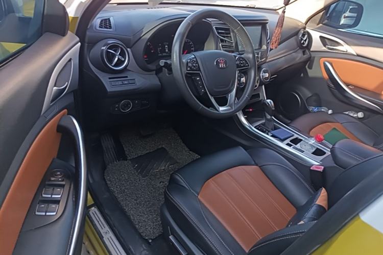 Used BYD Song 2016 2.0TID Automatic Prestige Edition Driver Seat