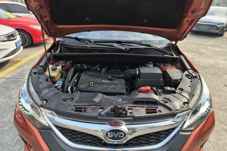 Used BYD Song 2016 2.0TID Automatic Prestige Edition Engine Bay