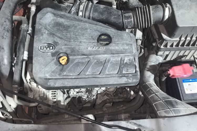 Used BYD Song 2016 2.0TID Automatic Prestige Edition Engine Bay