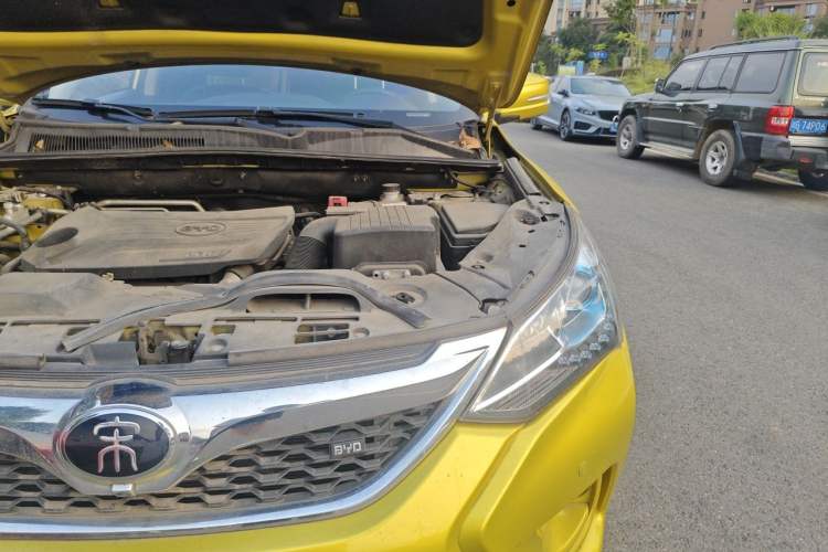 Used BYD Song 2016 Gaishi Edition 1.5TID Automatic Luxury Model Engine Bay Left