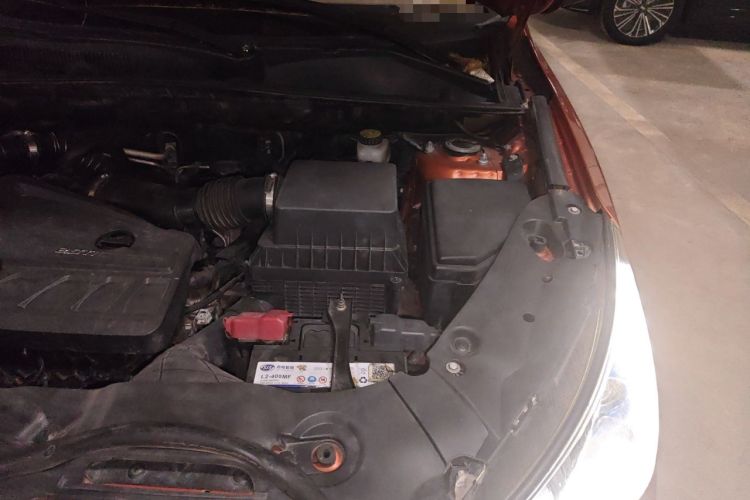 Used BYD Song 2016 2.0TID Automatic Prestige Edition Engine Bay Left