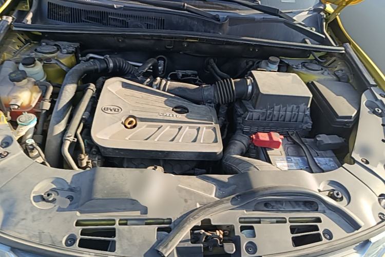 Used BYD Song 2016 2.0TID Automatic Prestige Edition Engine Bay