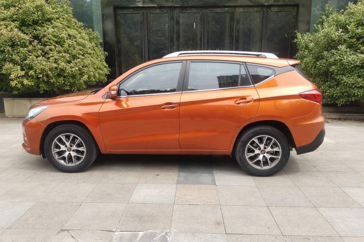 Used BYD Song 2016 Gaishi Edition 1.5TID Automatic Luxury Model Exterior 2