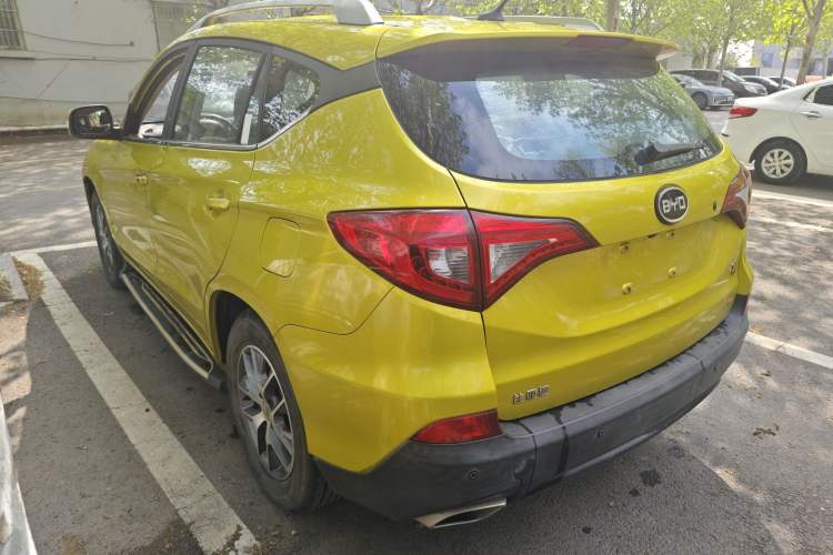 Used BYD Song 2016 1.5TI Manual Luxury Model Exterior 2