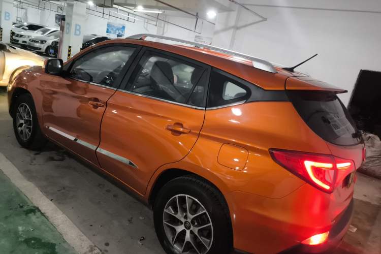 Used BYD Song 2016 1.5TI Manual Luxury Model Exterior 2