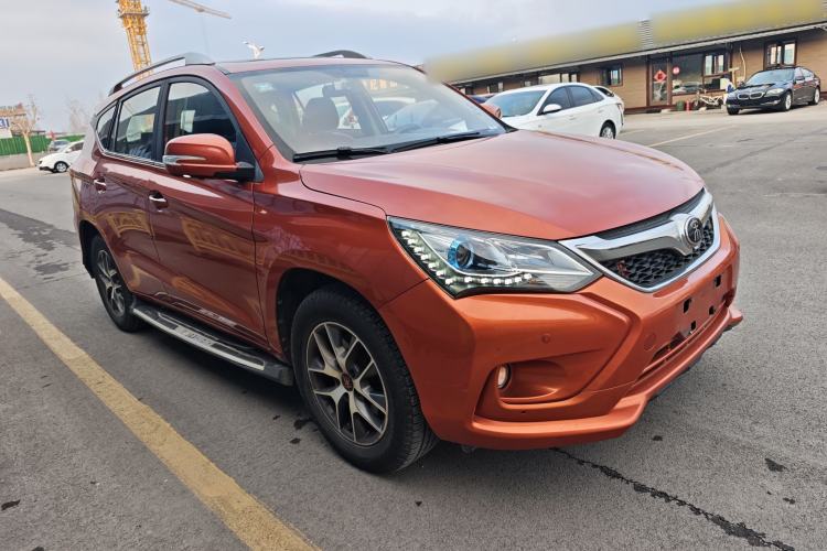 Used BYD Song 2016 Gaishi Edition 1.5TI Manual Haoya Model Exterior 3