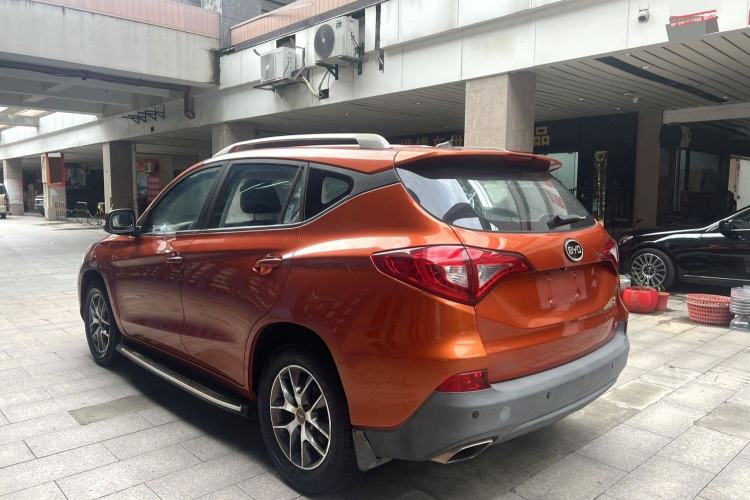 Used BYD Song 2016 1.5TI Manual Luxury Model Exterior 4