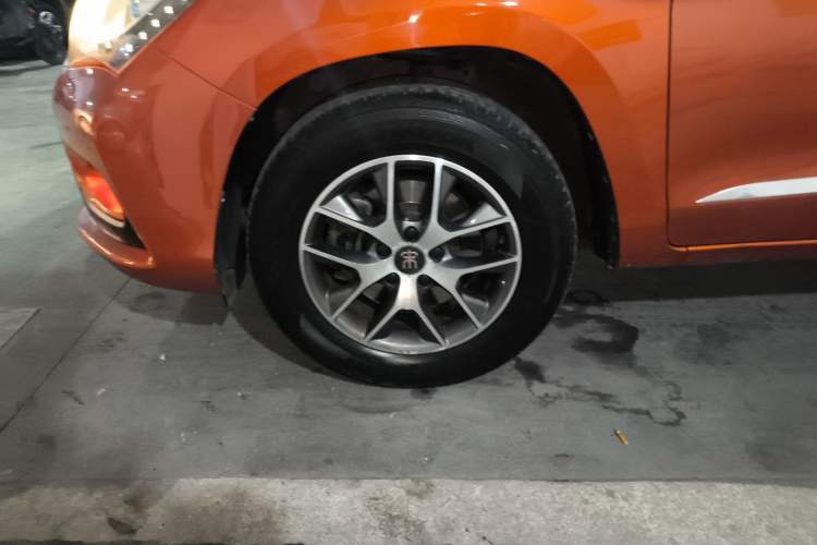Used BYD Song 2016 1.5TI Manual Luxury Model Exterior 4