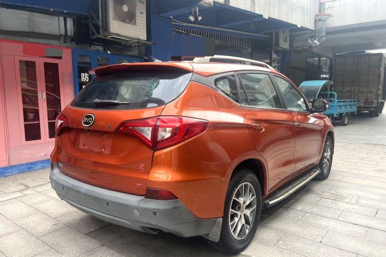 Used BYD Song 2016 1.5TI Manual Luxury Model Exterior 5