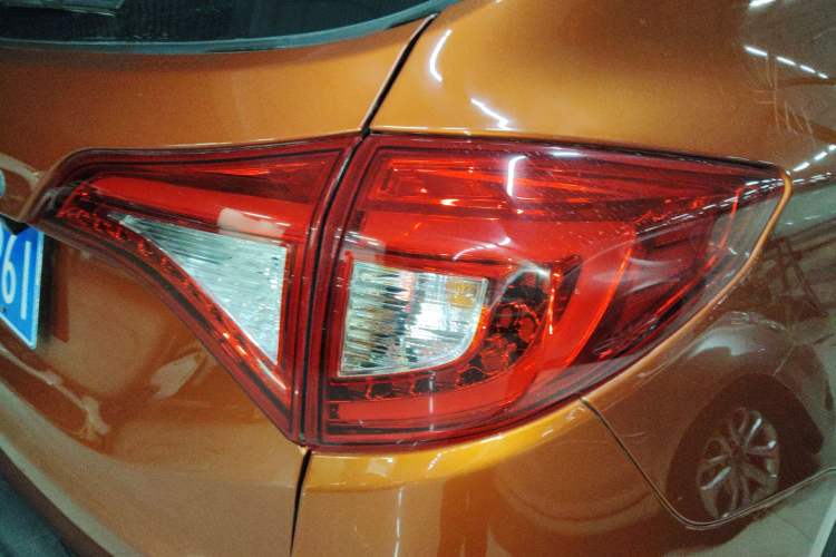Used BYD Song 2016 2.0TID Automatic Prestige Edition Exterior 5