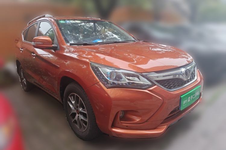 Used BYD Song 2016 GaiShi Edition 1.5TI Manual Elite Model Front Right 45 Deg